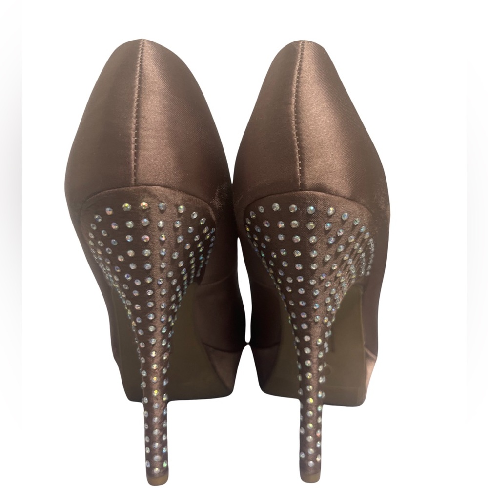 Satin stiletto with rhinestone heels